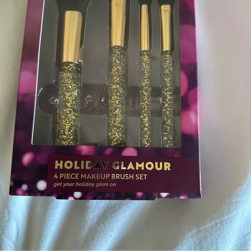 4 Pack of Makeup Brushes